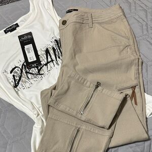 Sz. 10⭐️NWT CHARLIE B Beige Crop Pants with zipper details. Detail